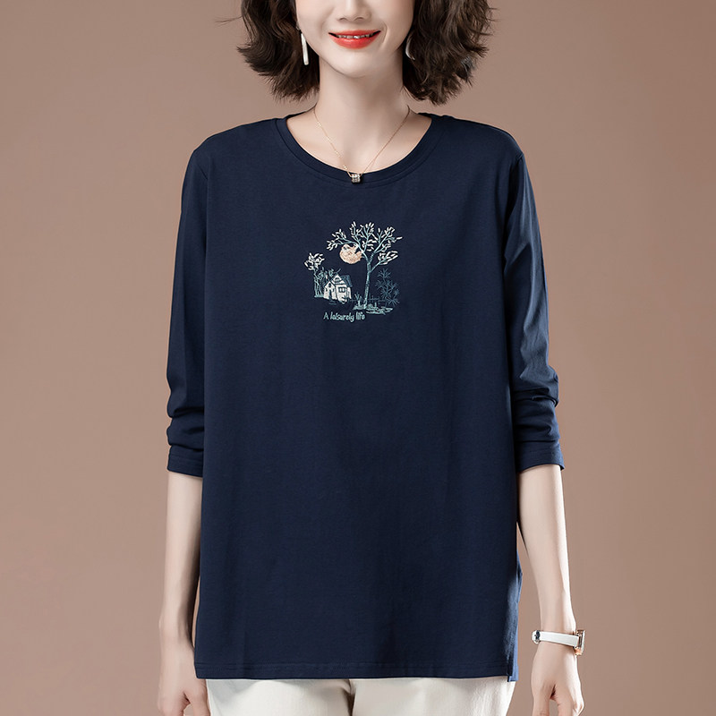 加大码长袖t恤女中年妈妈秋季宽松纯棉刺绣圆领遮肚子显瘦打底衫