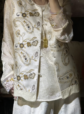 H.R-26年早春两面穿重工刺绣凤尾花人丝马甲P8001