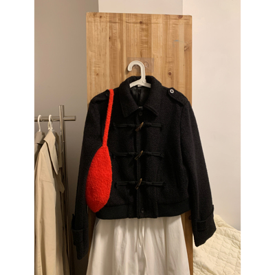 黑色短款羊毛混纺牛角扣挺括休闲外套