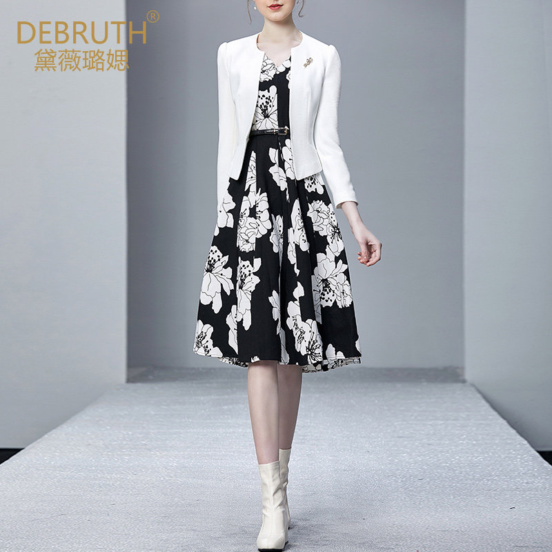 黛薇璐媤白色西装小外套女短款2025秋冬新款法式气质时尚修身上衣,女装/女士精品,短外套,淘宝优惠券,粉丝福利购,淘宝优惠卷