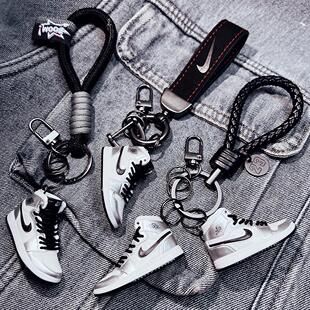 汽车钥匙扣挂件男生女生高级感精致个性创意书包挂饰情侣送礼物