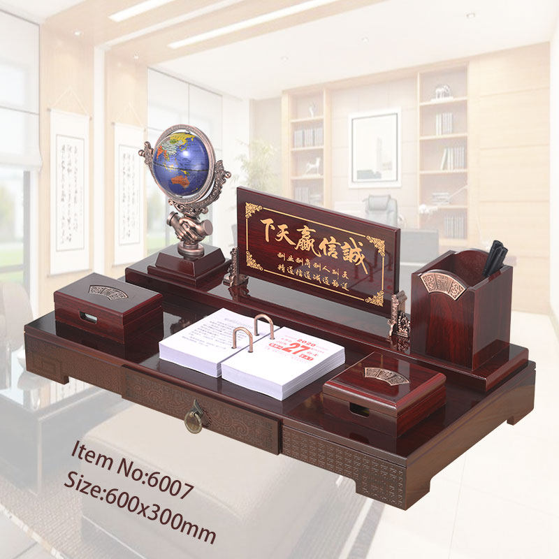 年日历木质台历架创意笔筒木制性办公室大号文具用品领导礼品记事