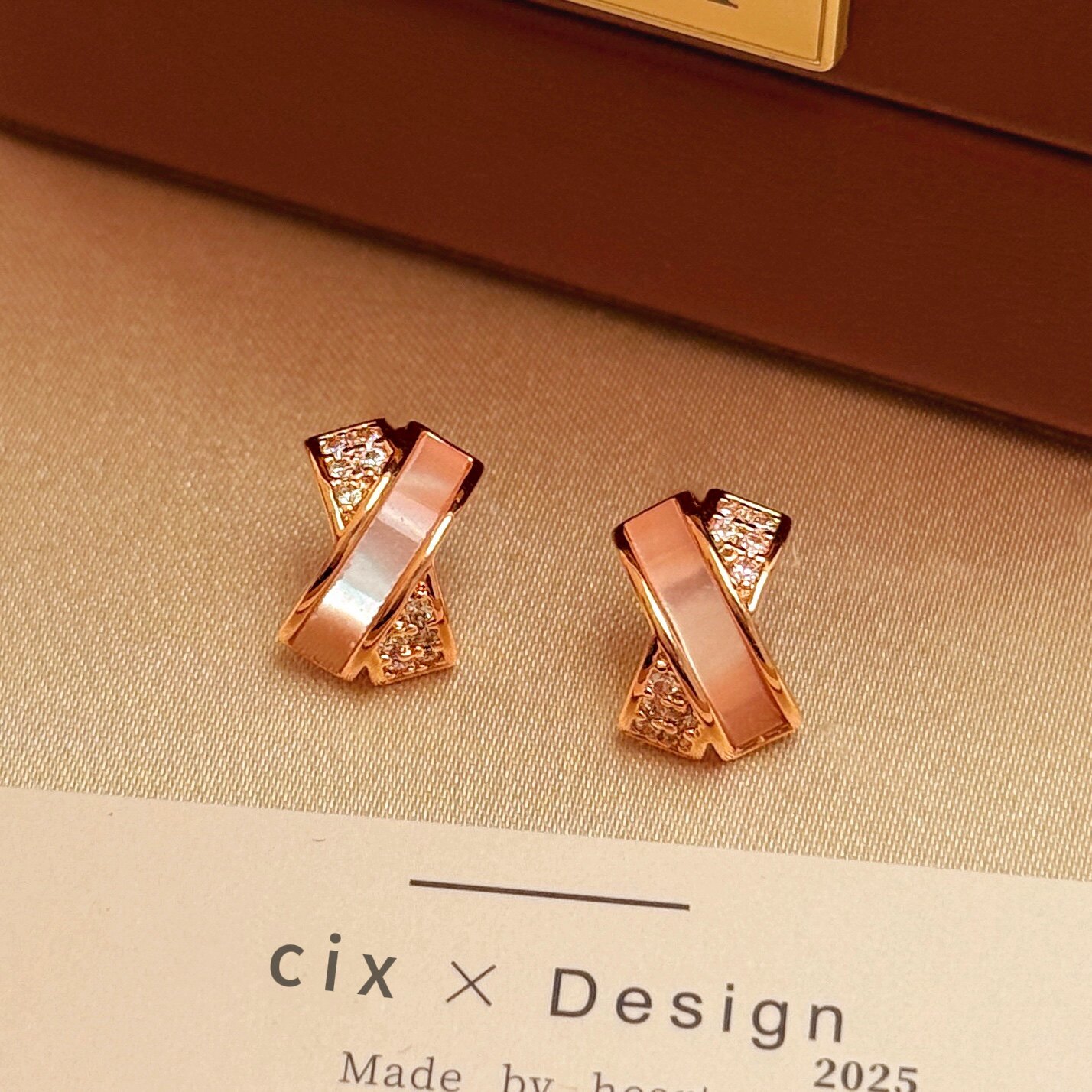 CIX相遇/体制内天菜耳环！交叉耳钉蚊香盘耳夹无耳洞耳环小众耳饰