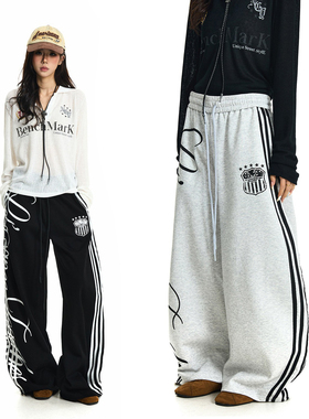 BTSG baggy版型廓形大字母徽章印花阔腿卫裤复古三条杠休闲运动裤