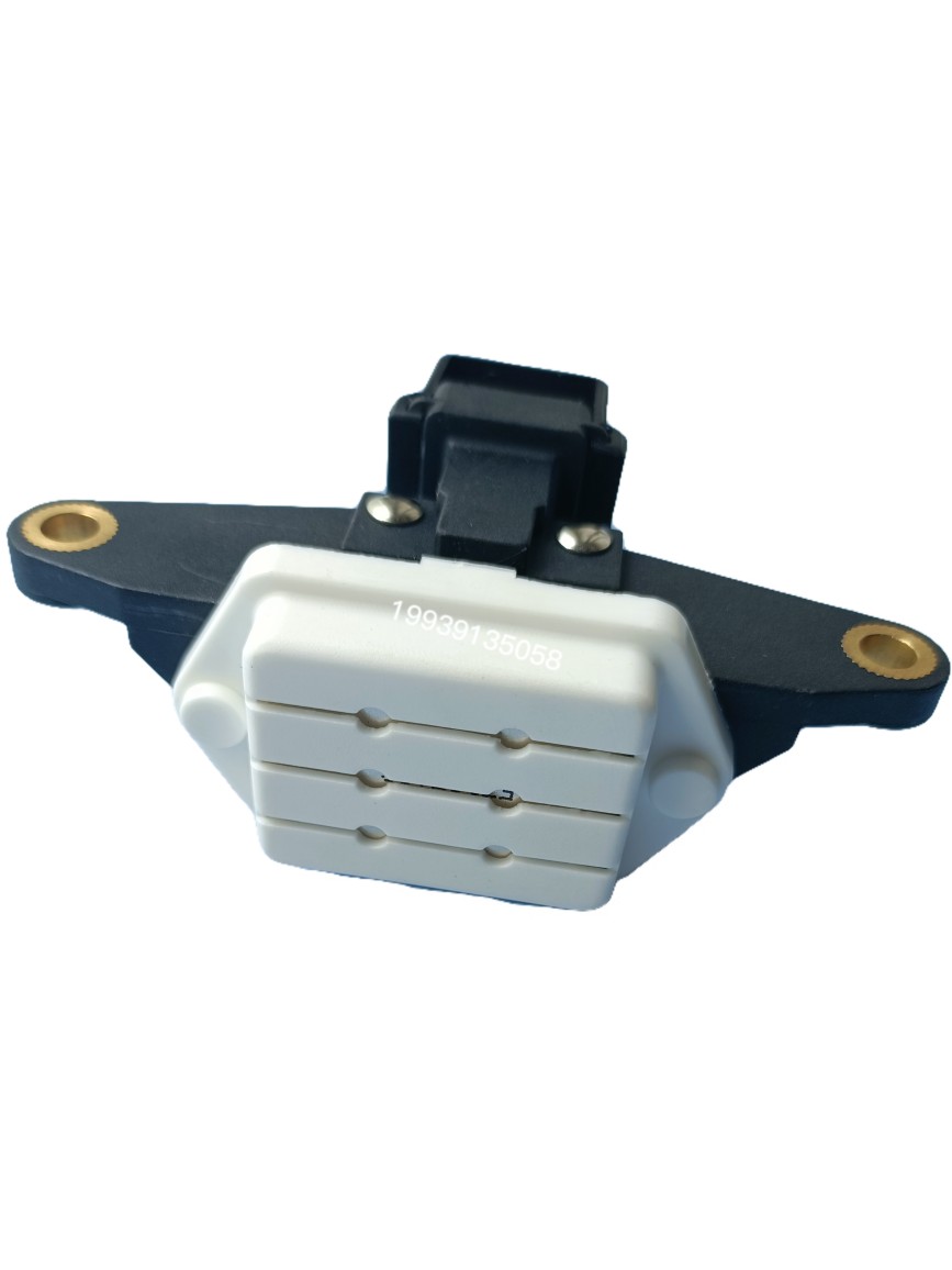 客车配件校车大巴车适用于佩特莱AVI144发电机调节器详情咨询客服