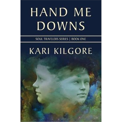 按需印刷Hand Me Downs[9781948890045]