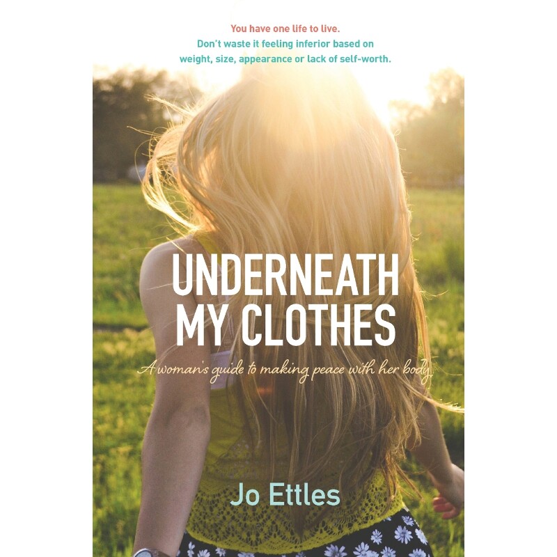 按需印刷不退不换Underneath My Clothes[9780987144829]