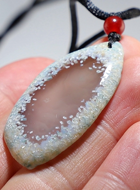 【新品】天然玛瑙带浅蓝色原石皮吊坠 个性玉髓女款挂件 楼叔孤品