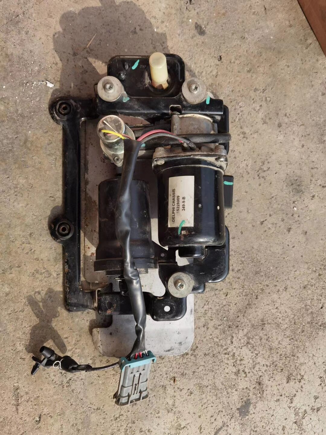 凯迪拉克 凯雷德 赛威 xts ats  srx 充气泵打气泵空气悬挂减震器