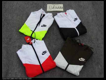 WINDRUNNER 女子 风行者外套 545909-011-013-121-647-702