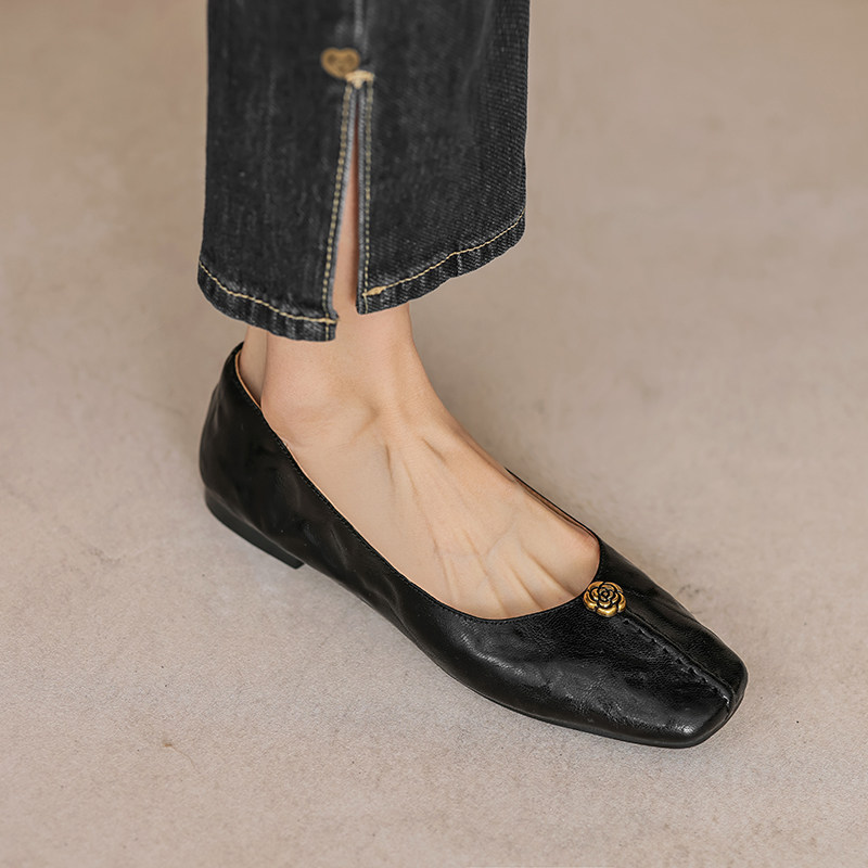 lorem香港 26春季新款单鞋通勤百搭平跟工作鞋方头一脚蹬浅口单鞋