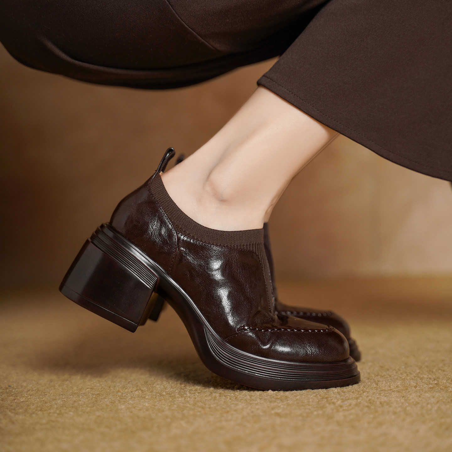 lorem香港 2026春季复古深口小皮鞋粗跟厚底羊皮舒适简约百搭单鞋,女鞋,深口单鞋,淘宝优惠券,粉丝福利购,淘宝优惠卷