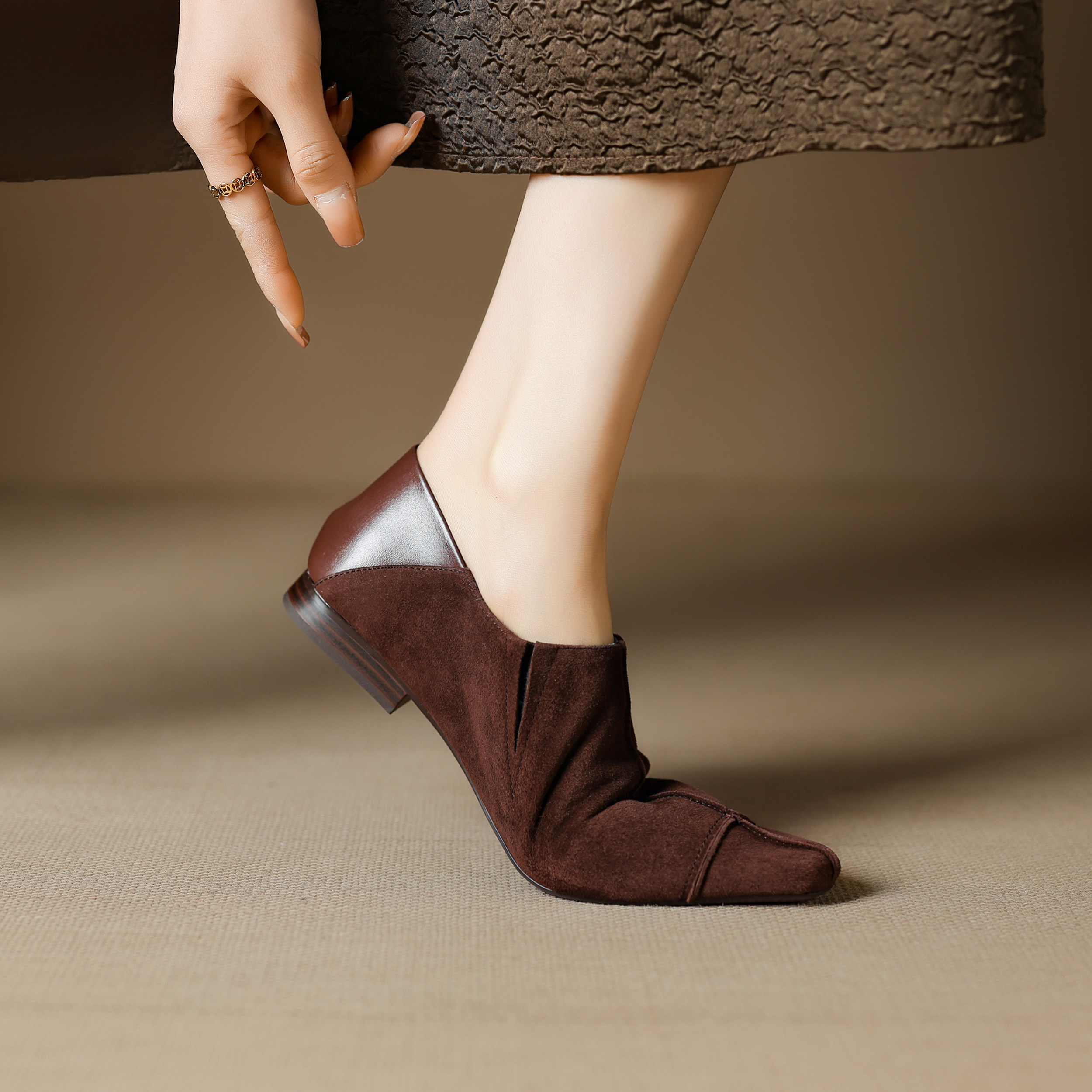 lorem香港 26春季单鞋复古羊翻皮平跟小方头简约休闲百搭深口女鞋,女鞋,深口单鞋,淘宝优惠券,粉丝福利购,淘宝优惠卷