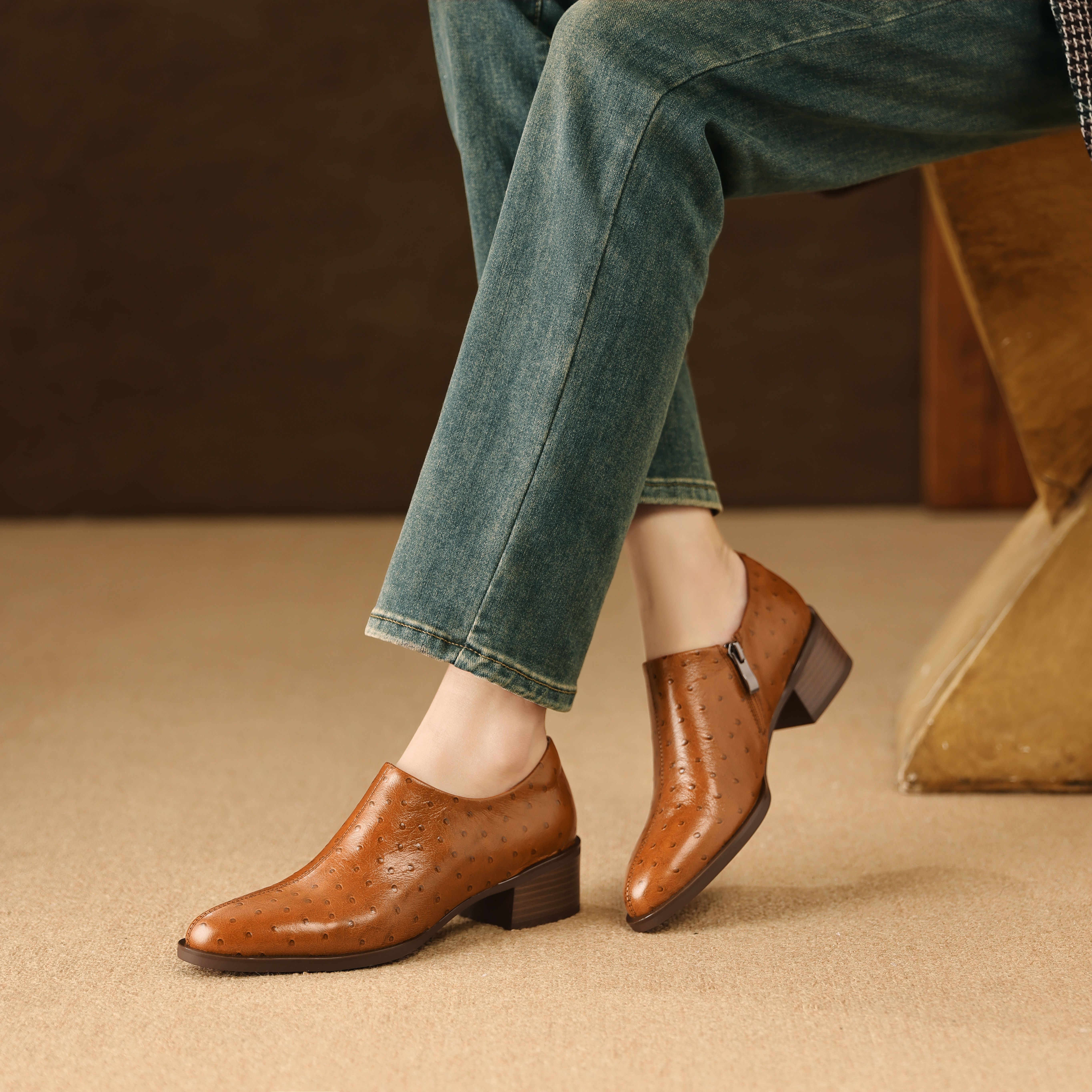 lorem香港 26春季新款头层牛皮复古单鞋简约粗跟尖头深口小皮鞋女,女鞋,深口单鞋,淘宝优惠券,粉丝福利购,淘宝优惠卷