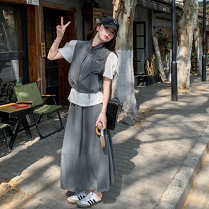 韩系设计感工装马甲套装裙女2025夏新款宽松休闲百搭半身裙两件套图片