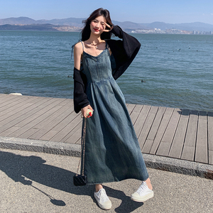针织开衫牛仔连衣裙套装女2025春季新款法式气质显瘦吊带裙两件套图片