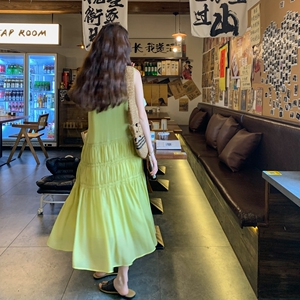 小清新绿色无袖连衣裙女2025夏季新款法式慵懒风宽松显瘦背心长裙图片