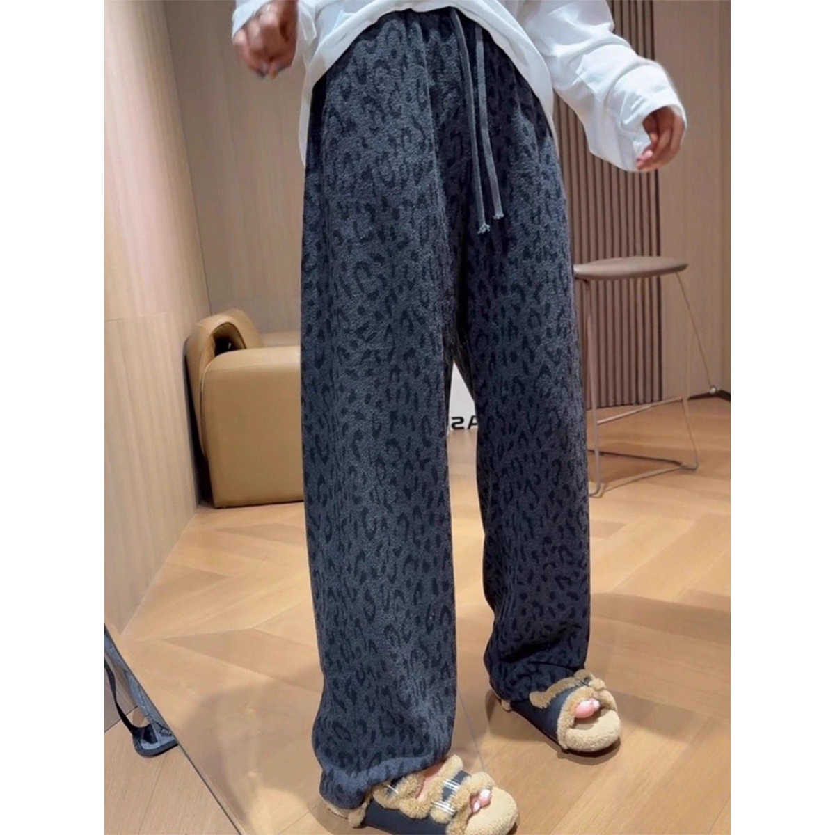 大码豹纹休闲裤女宽松慵懒阔腿裤秋冬胖MM高腰显瘦垂感设计感裤子