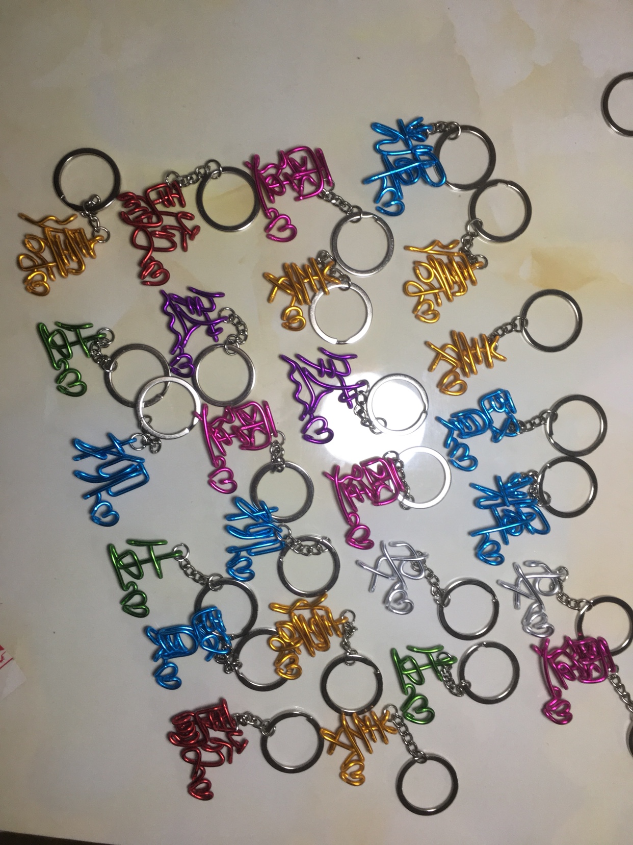 铁丝编字制作名字钥匙扣挂件车饰手工制作彩色名字编字U盘挂件