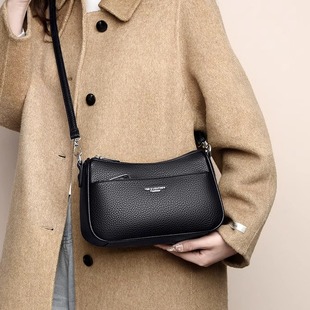 中年妈妈小包包2026新款简约多层单肩斜挎包真皮质感女士软皮背包