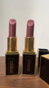 战损口红 3个包邮~T/F 黑金口红 白管口红 巧克力味变淡 不信别拍