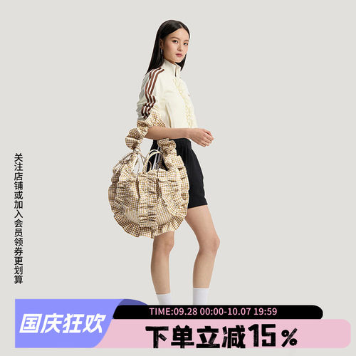 阿迪达斯三叶草单肩斜挎包