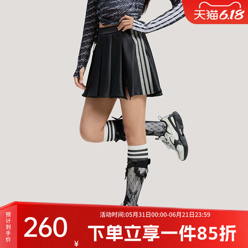 阿迪达斯女款休闲裙裤