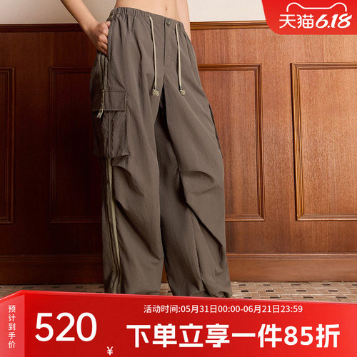 阿迪达斯三叶草女款宽松运动裤
