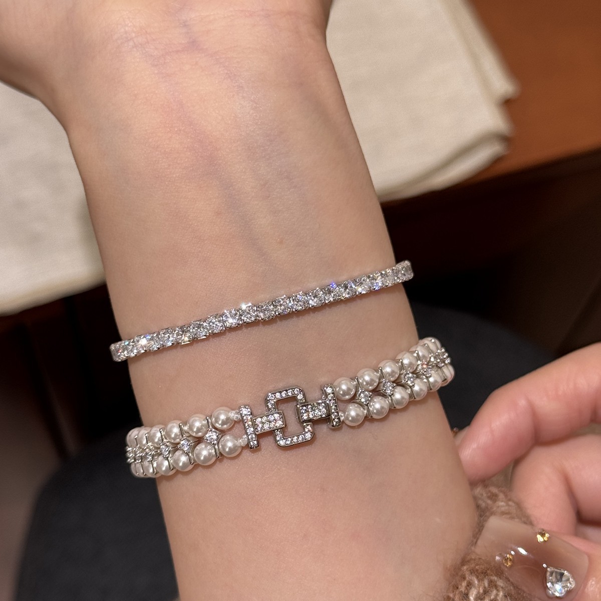 正圆施家珍珠闪锆隔片满钻方扣双层手链女气质轻奢百搭氛围感手饰