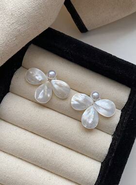 花朵贝母珍珠耳钉s925银针轻奢时尚小众简约感小清新气质耳饰