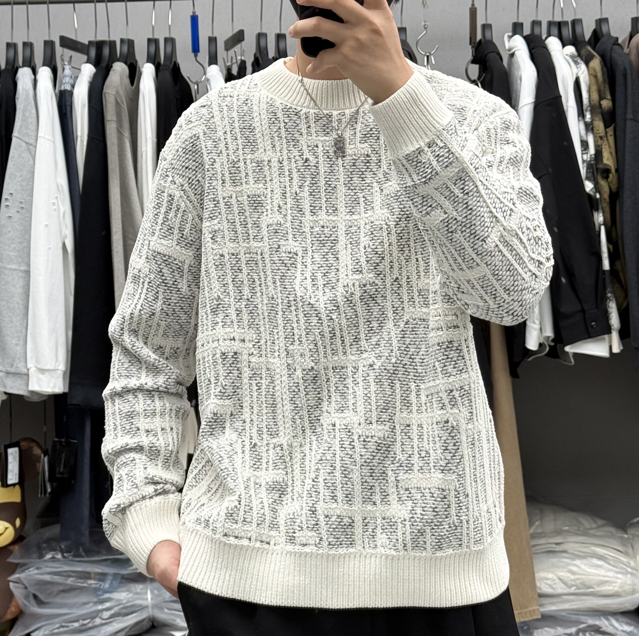 高品质雪尼尔立体提花圆领毛衣男秋冬潮流宽松保暖套头针织打底衫