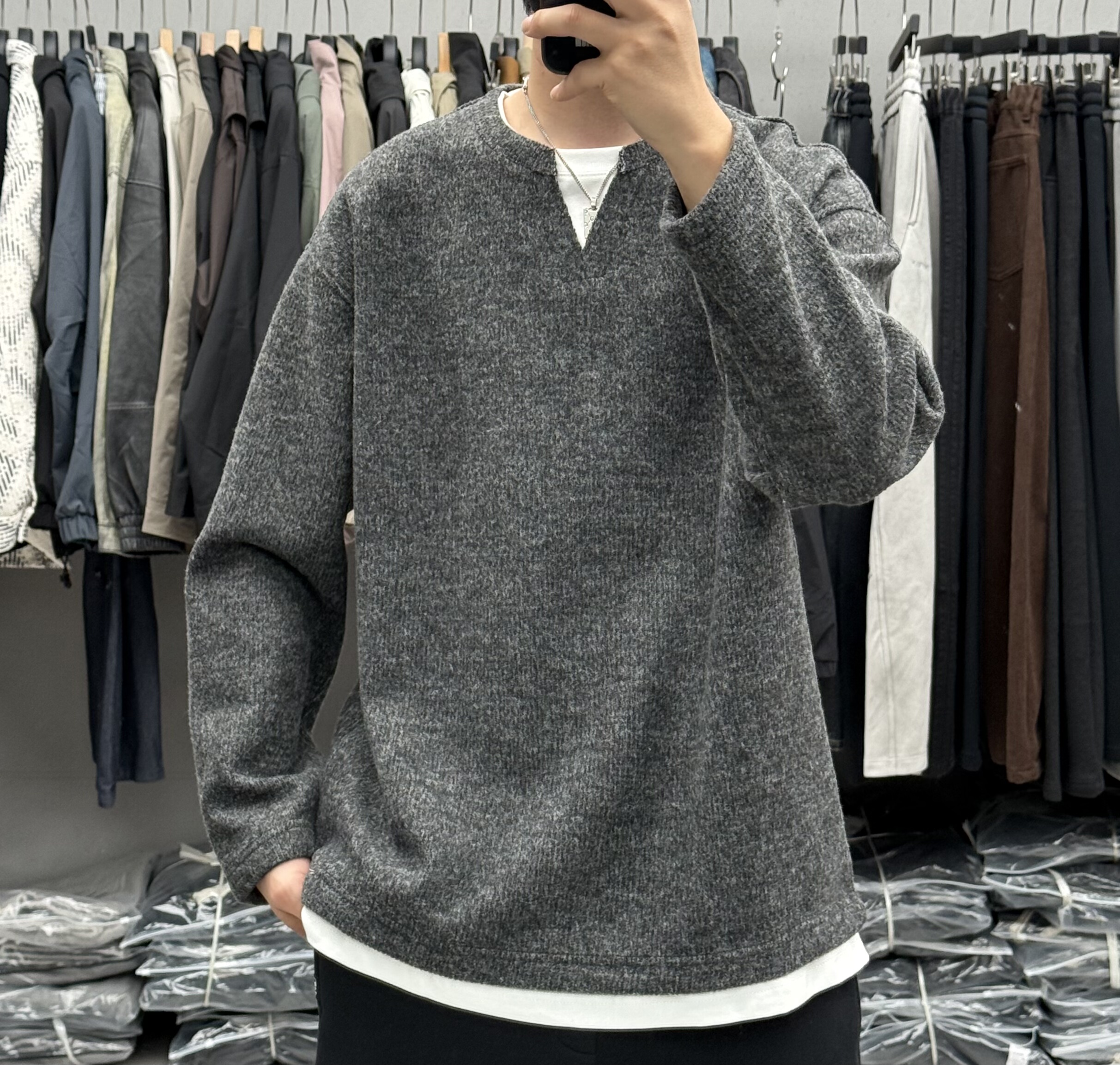 潮牌设计感假两件拼接V领加绒卫衣男冬季加厚保暖宽松针织打底衫