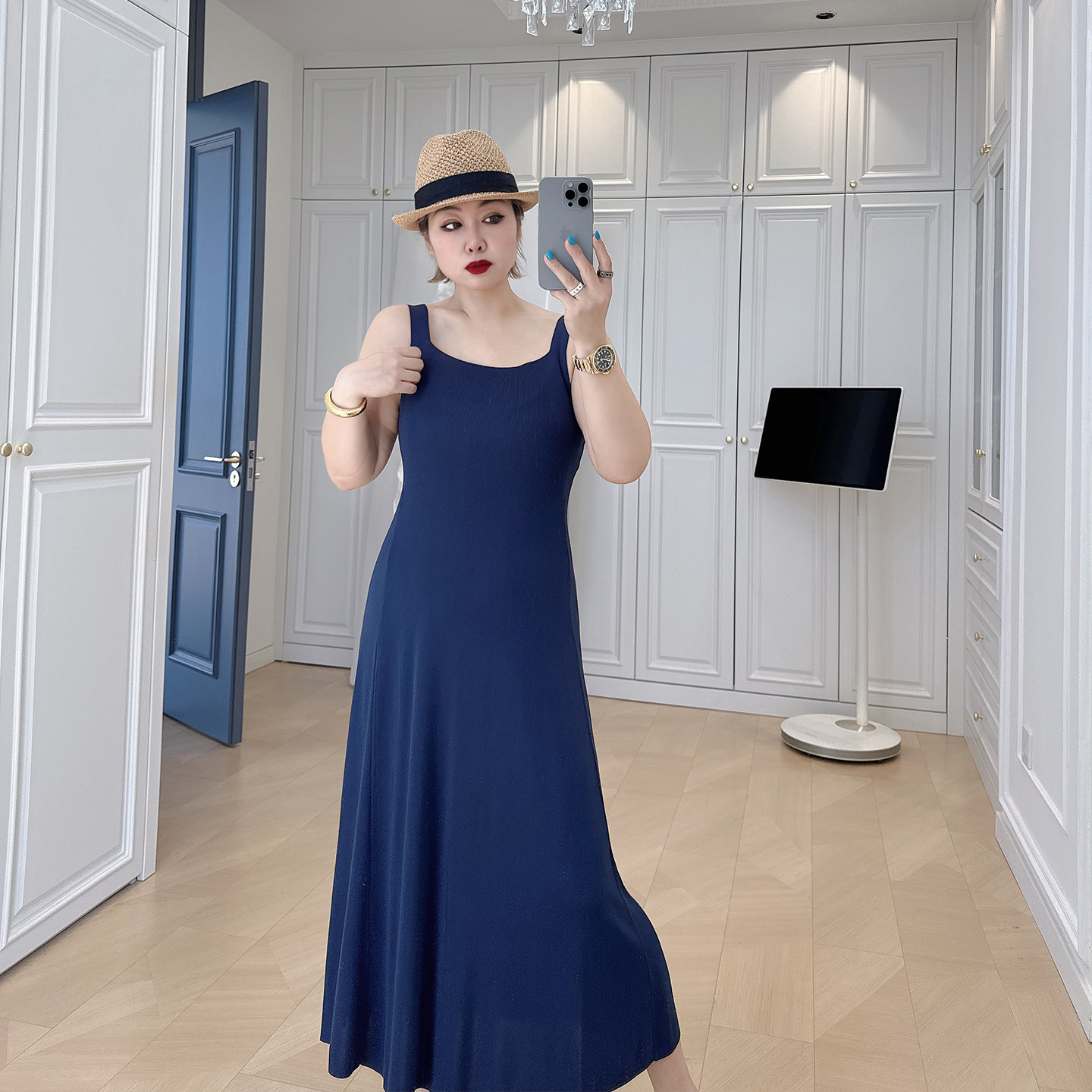 春夏显瘦穿搭大码女装简约背心长裙200斤胖mm针织内搭藏肉连衣裙