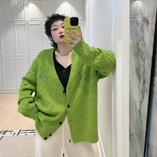 大码女装胖mm慵懒保暖正肩开衫