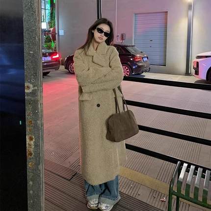 2024冬季新款皮毛一体仿羊羔毛大衣女长款加厚西装皮草毛毛外套