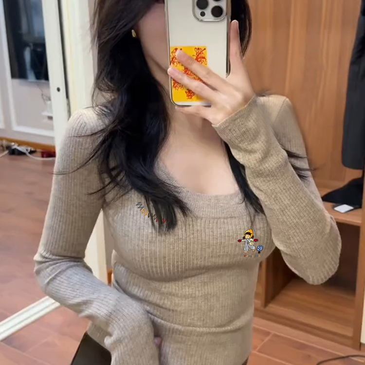 超好看低u领长袖针织衫女秋季