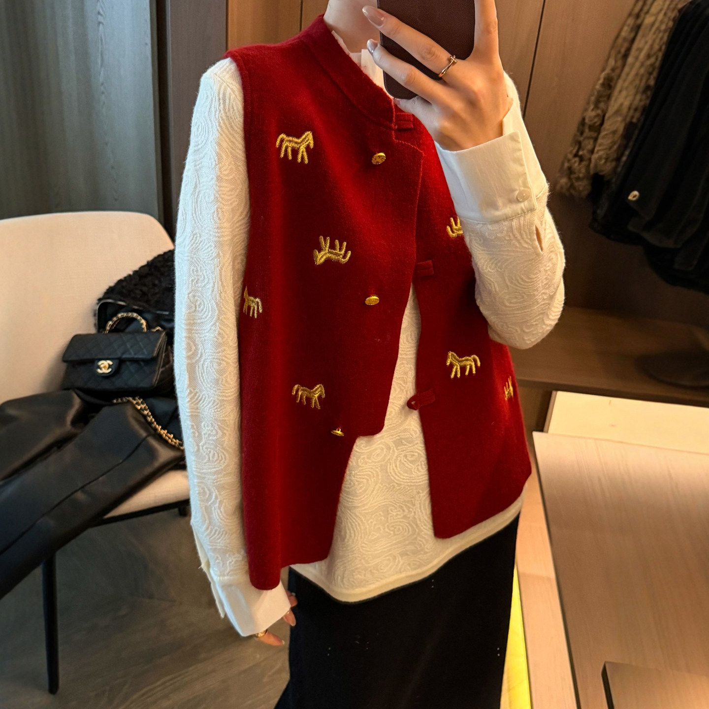 新中式国风刺绣羊毛针织马甲外套女欧洲站2026春装新款欧货女装潮,女装/女士精品,毛针织衫,淘宝优惠券,粉丝福利购,淘宝优惠卷