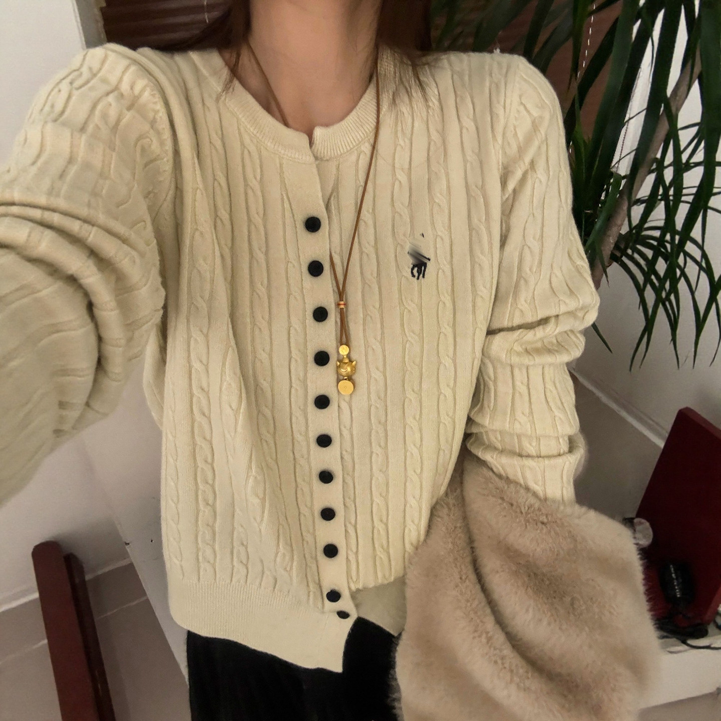 刺绣麻花纹羊毛针织开衫女欧洲站2025冬装新款欧货女装打底小衫潮,女装/女士精品,毛针织衫,淘宝优惠券,粉丝福利购,淘宝优惠卷