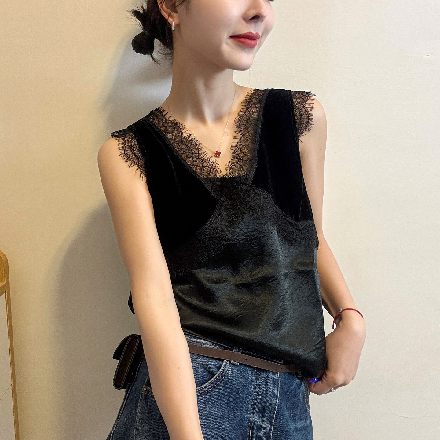 蕾丝丝绒花边醋酸吊带背心女欧洲站2026春装新款欧货女装打底衫潮