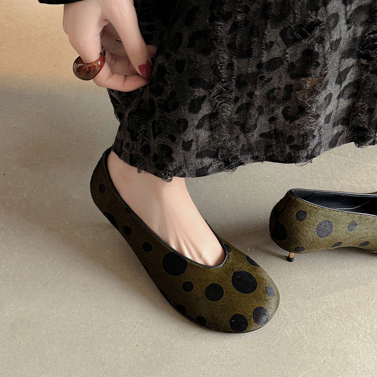 4.5cm复古风浅口单鞋圆头细跟百搭舒适一脚蹬通勤不累脚小高跟鞋