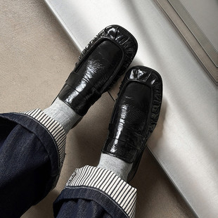 2cm小皮鞋英伦风高级感法式赫本乐福2026新款单鞋平底褶皱棕黑色