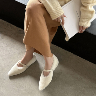 法式温柔风一字带毛毛鞋2025冬季新款尖头平底浅口羊羔毛勃肯鞋女