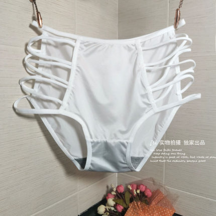 中腰丝滑缎面性感侧边镂空交叉细带女士内裤时尚包臀三角裤头