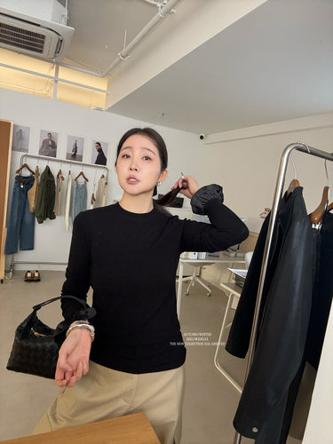 WIDELIA设计感花边喇叭袖外穿打底上衣女圆领修身显瘦百搭长袖t恤