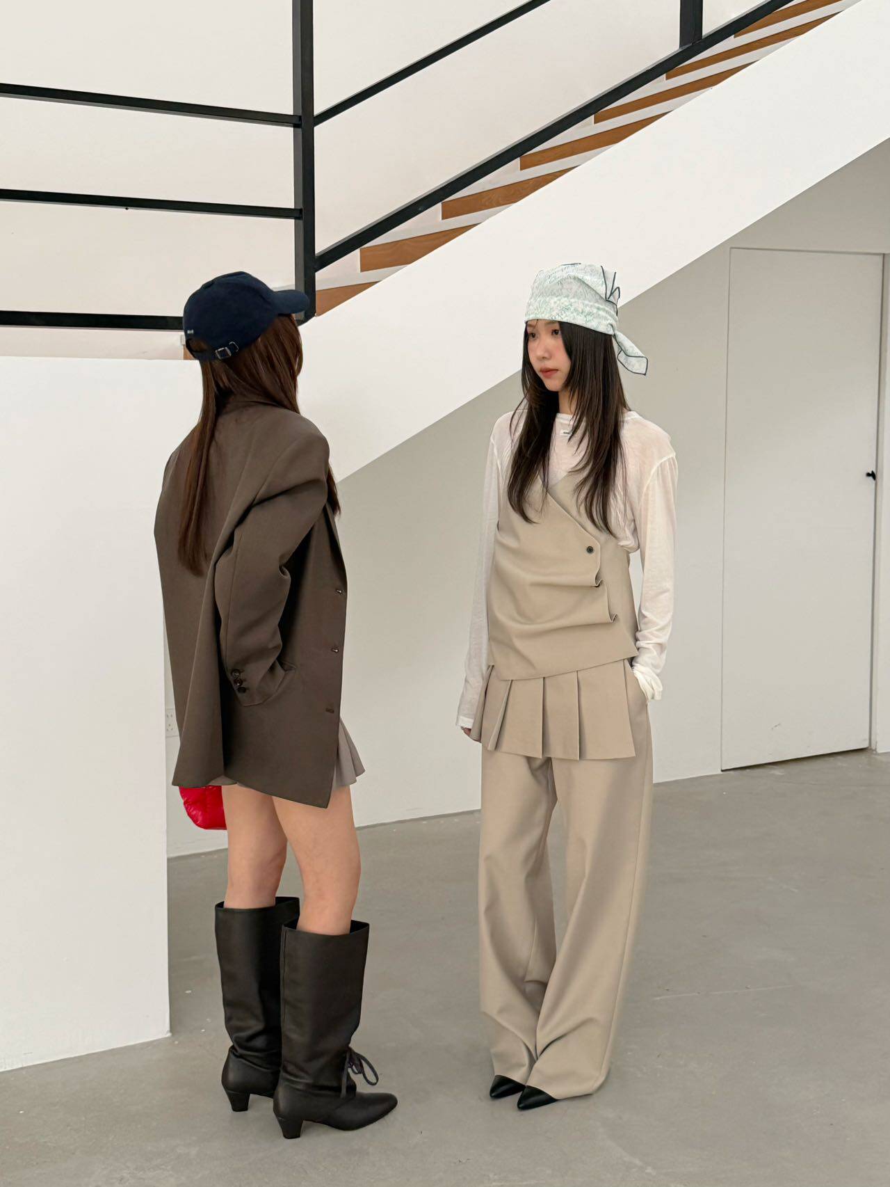 WAITMORE不规则设计感挂脖叠穿吊带背心显瘦百褶屁帘裙休闲裤套装