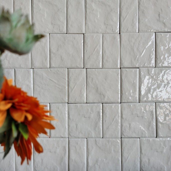 150规格米色厨房卫生间墙砖南法风格现代简约乳白色瓷砖中古法式