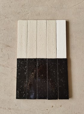 240*60mm黑色浅黄色劈开砖现代侘寂简约厨房卫生间民宿餐饮瓷砖