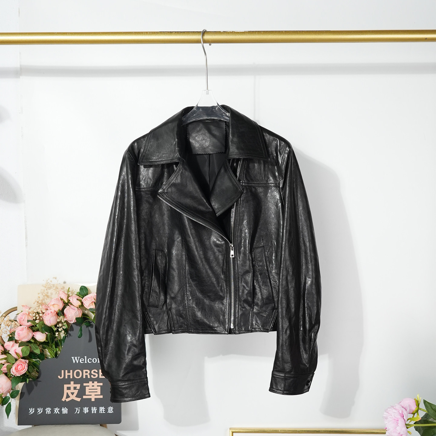 2026春翻领真皮皮衣女士高级羊皮夹克显瘦遮肉通勤休闲机车外套