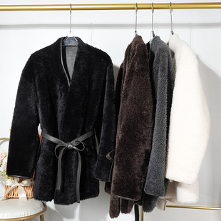 进口拉贡皮毛一体外套女2025冬系带收腰中长款 V领真皮羊羔毛皮草