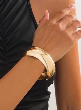 圆形不规则弧面弹簧手镯时尚光面抛光轻奢高级质感小众设计女个性